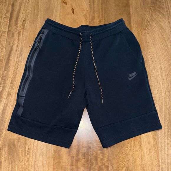Nike Sportswear Tech Fleece Black Shorts 628984-010 Size Medium - Picture 1 of 6